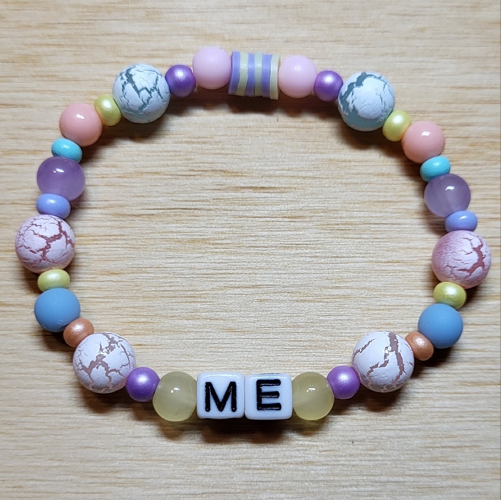 ME! -Taylor Swift Friendship Bracelet, Size 6"